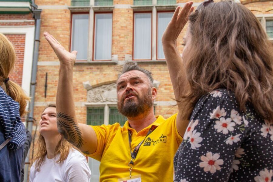 💛 Tell Me About Bruges 🏰 1000 Years of Stories by Locals ⭐ - Start at the Belfry: The Yellow Umbrella Plan
