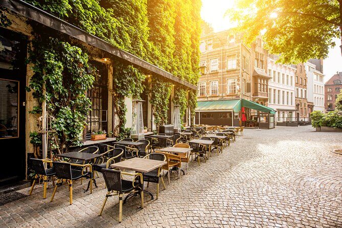 Antwerp: City Walk with Audio Guide in 7 Languages on your Phone - From Onze-Lieve-Vrouwekathedraal to Grote Markt: a clean city-center route