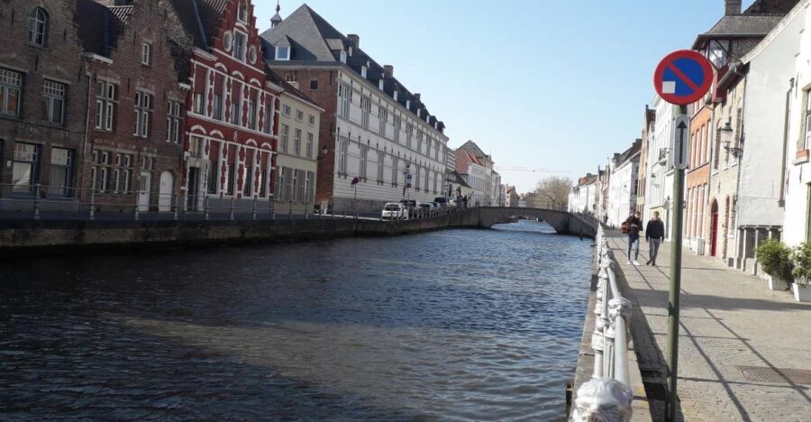 Bruges Beer and Chocolate Walking Tour - The Beer Wall, Old Pub Energy, and Four Local Beers