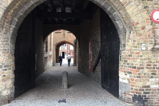 Bruges’ Legends and Hidden Treasures: A Self-Guided Audio Tour - Route overview: from Markt Square to Burg Square, step by step