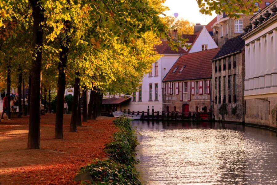 Bruges: Walking Tour, Canal Boat Trip w/Beer Tasting Option - Where you start: multiple meeting points in the center