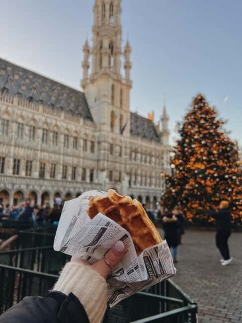 Brussels: 2-Hour Walking Tour of the Historic Center with a Local Guide - Manneken Pis: More Than a Photo, With a 15-Minute Story