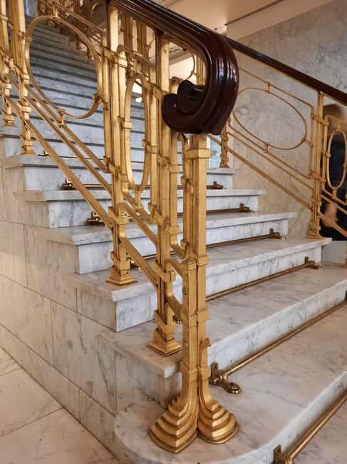 Brussels: Art Nouveau Walking Tour with a Local Guide - Stop 5: another guided Art Nouveau pause