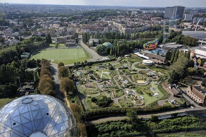 Brussels’ European Quarter And The Atomium - The metro jump to the Atomium: don’t trust assumptions