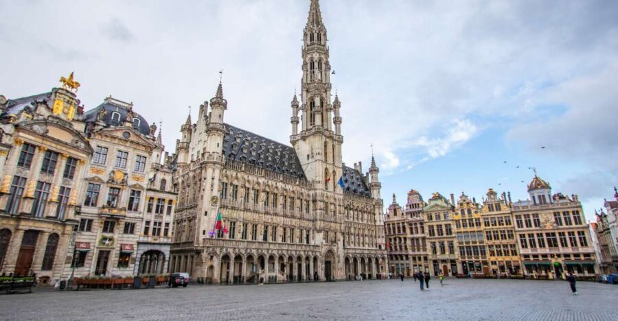 Brussels: Express Walk with a Local in 60 minutes - Small Group Up to 8: Why “Express” Still Feels Friendly