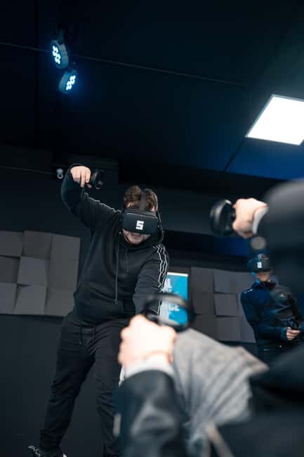 Brussels: Virtual Reality gaming, Arena - Languages and staff support: easy communication