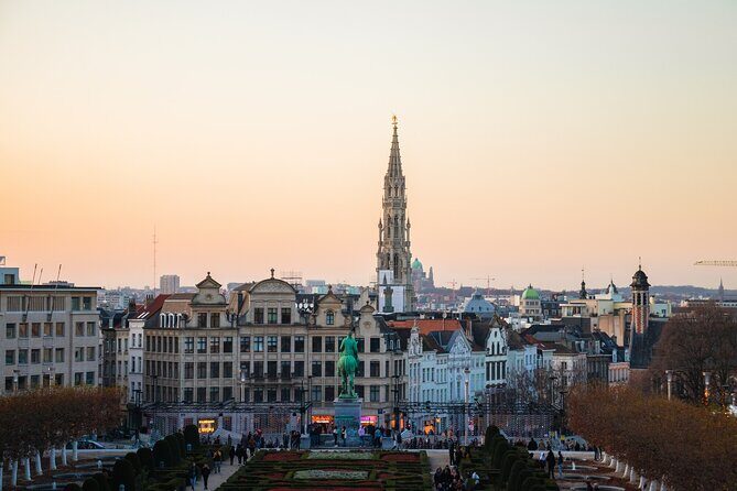 Brussels Walking Tour with Waffle Tasting: History and Delights - Getting oriented at the Bourse-Beurs meeting point