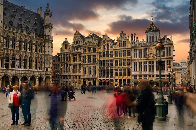 Brussels Walking Tour with Waffle Tasting: History and Delights - Town Hall to Manneken Pis: from civic power to playful myth