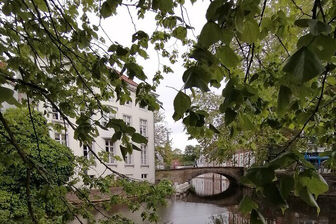 BRYGGJA ROMANTICA - 3 Hour Romantic Tour in Bruges - Staminee De Garre: Beer in the City’s Tightest Setting