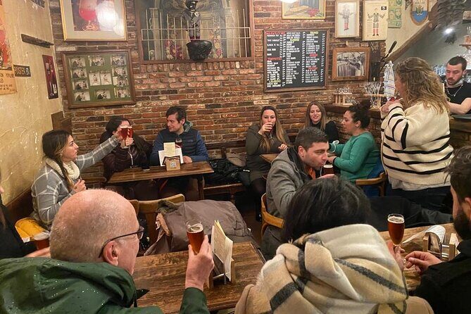Chocolate and Beer Food Tour of Brussels - La Bourse area and the city brewery: how Belgian beer gets explained