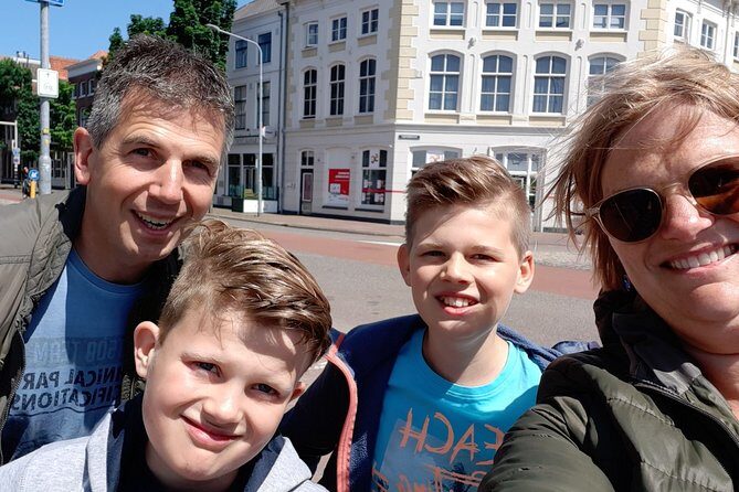 e-Scavenger hunt Kortrijk: Explore the city at your own pace - An App Game That Makes Sightseeing Feel Like a Walk With a Mission