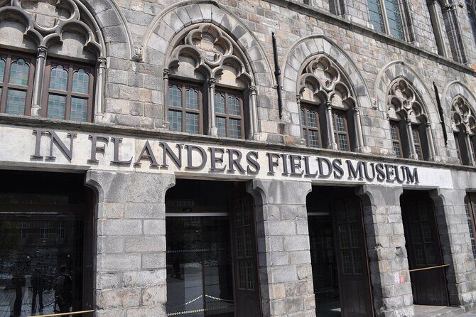 e-Scavenger hunt Ypres: Explore the city at your own pace - Menin Gate Missing Memorial: when the game turns serious