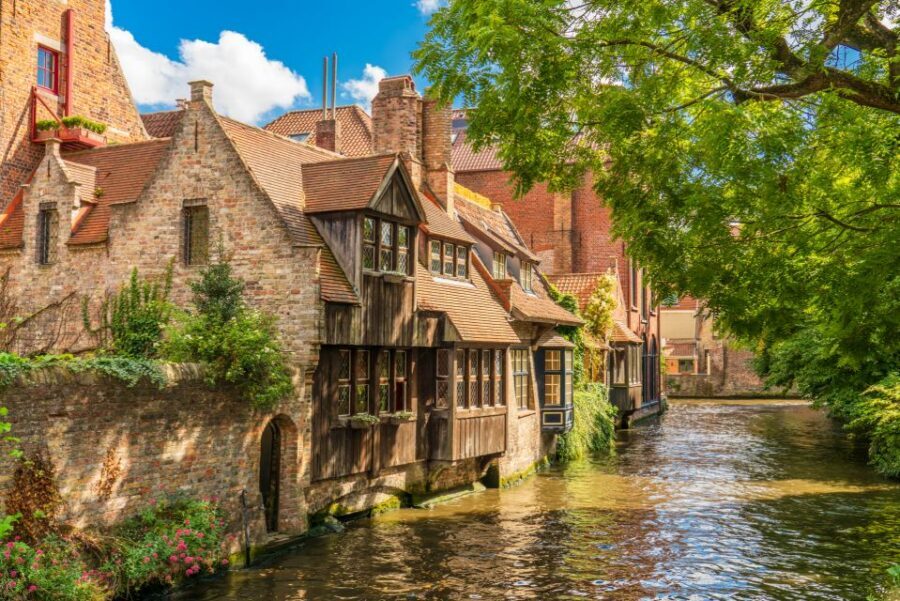 From Brussels: Bruges Day Trip with Boat Tour Option (ES) - Price check: is $50 a smart deal for Bruges day-trip value?