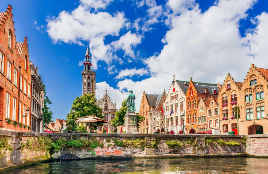 From Zeebrugge: Ghent and Bruges Shore Excursion - The guides: great storytelling, but manage the ship-time pressure
