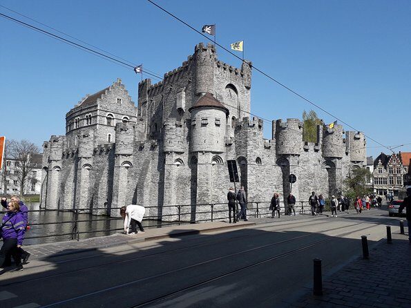 Ghent Beer and Sightseeing Adventure - Vrijdagmarkt and the Dulle Griet square: a short sight break