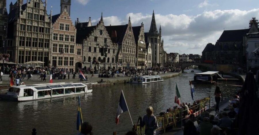 Ghent: Walking Tour from Friday Market to the Cathedral - Gerard de Duivelsteen and the walk into the old town center