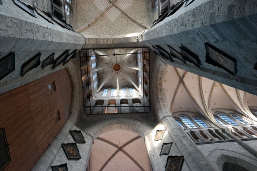 Ghent: Walking Tour from Friday Market to the Cathedral - Belfry and Town Hall: Ghent’s power in plain sight