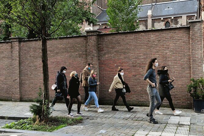 Outdoor Escape Game with drinks in Brussels - The 3-hour flow: from Rue d’Artois 39 to back again