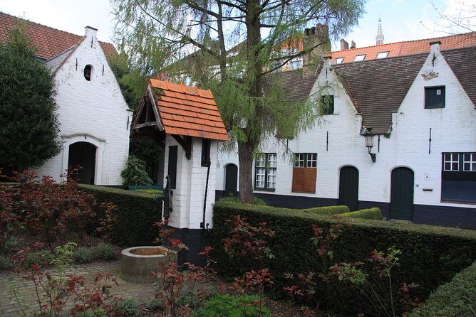 Photo Tour "Jan van Eyck" - Stop 5: Huidenvettersplein (Tanners Place) and Detail Photography