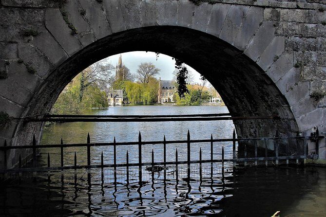 Photo Tour "Philip the Good" + Boat trip - The canal boat add-on: discounted and timed for your best follow-up