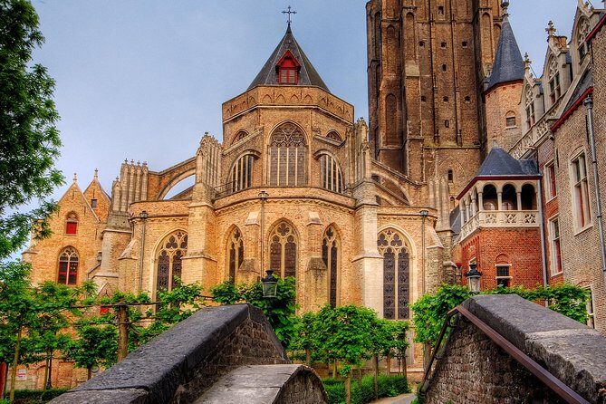 Private 3-hour walking tour of Bruges with official tour guide - Pickup and meeting point: start easy, then settle into the center