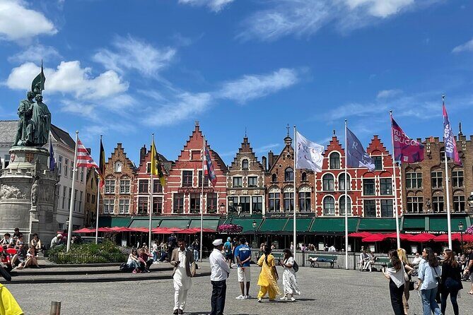 Private Arrival Transfer from Brussels Airport to Bruges with Business car - From Arrivals to Bruges without the scramble