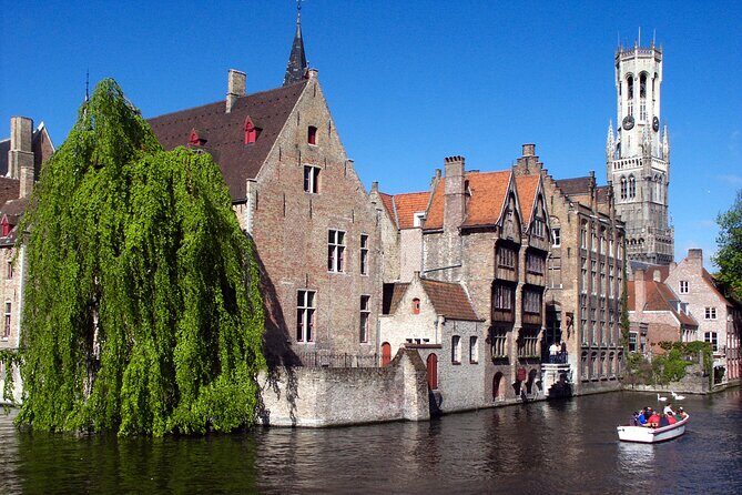 Private Arrival Transfer from Brussels Airport to Bruges with Business car - Where to find your driver: Brussels Airport and the Java Coffee point