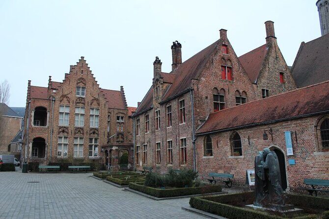 Private Bruges’ Iconic Sites and Chocolate Tasting Tour - Key points at a glance