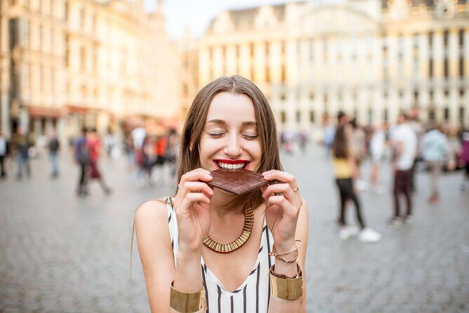 Private Bruges’ Iconic Sites and Chocolate Tasting Tour - Your Private Bruges Route: Markt to De Burg in About 1h45