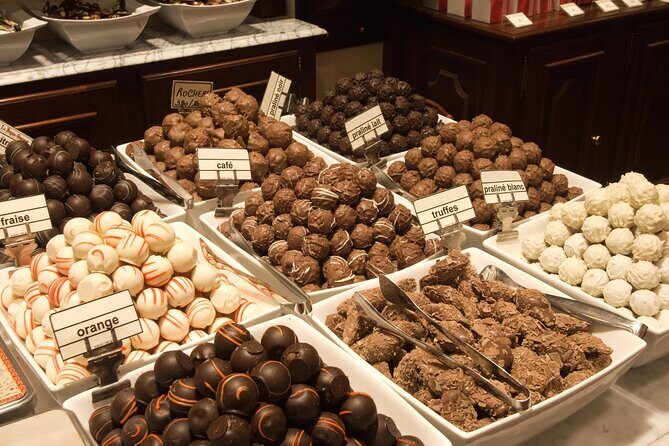 Private Bruges’ Iconic Sites and Chocolate Tasting Tour - Grote Markt: the Grand Place start that tells you what Bruges is about