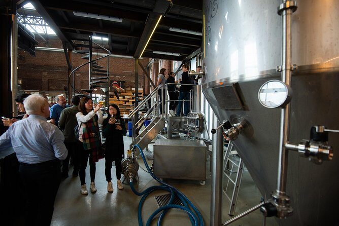Private: Discover Brussels beer & breweries by a young local (incl. chocolate) - Stop 2: In ’t Spinnekopke or Theatre Toone, with the Trappist moment