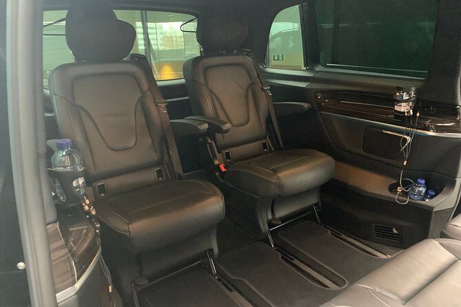 Private taxi Transfer from Bruges to Amsterdam - The 170-minute journey: staying productive on arrival