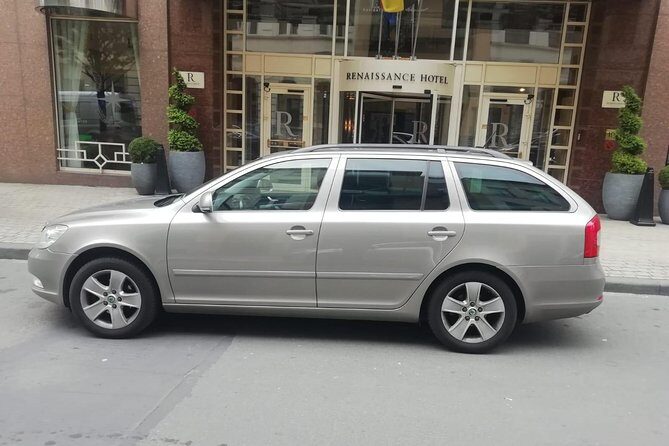 Standard vehicle from Charleroi airport to city of Brussels - Charleroi to Brussels in one step: the real payoff