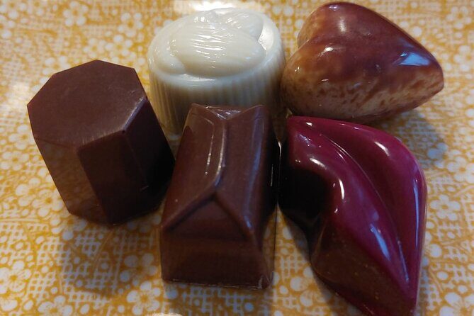 Walking Tour with Hot Chocolate and Chocolate Tasting - Chocolatier Circuit: Three Stops That Actually Taste Like a Plan